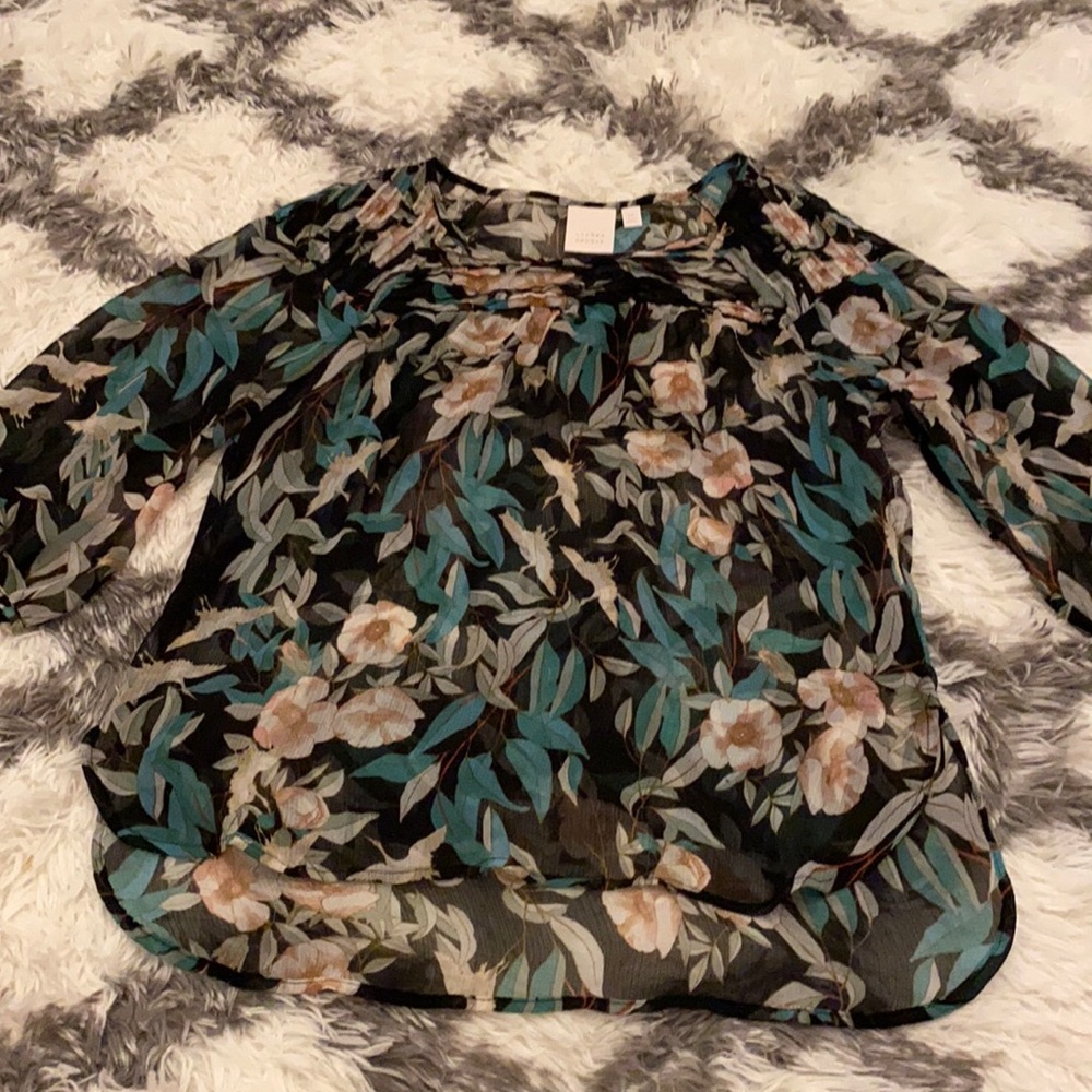 Shear floral detail shirt size medium